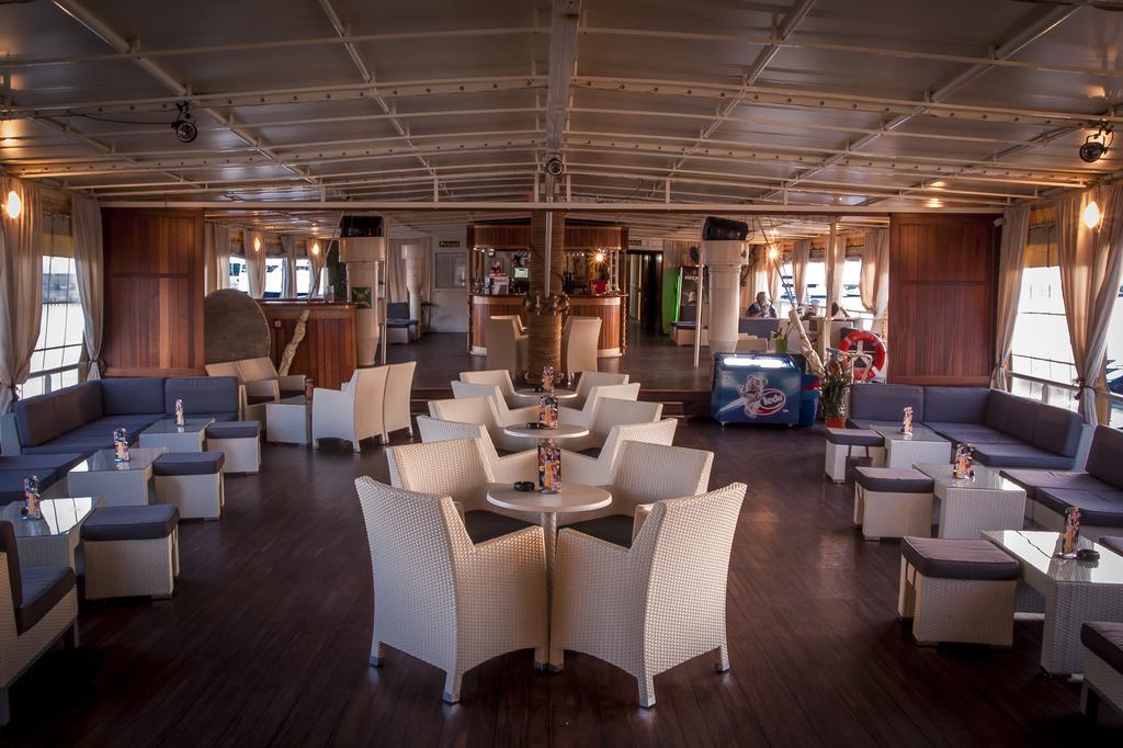Botel Marina Rijeka Exterior photo