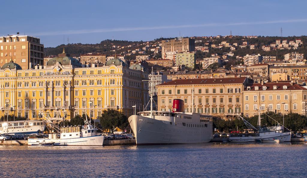 Botel Marina Rijeka Exterior photo