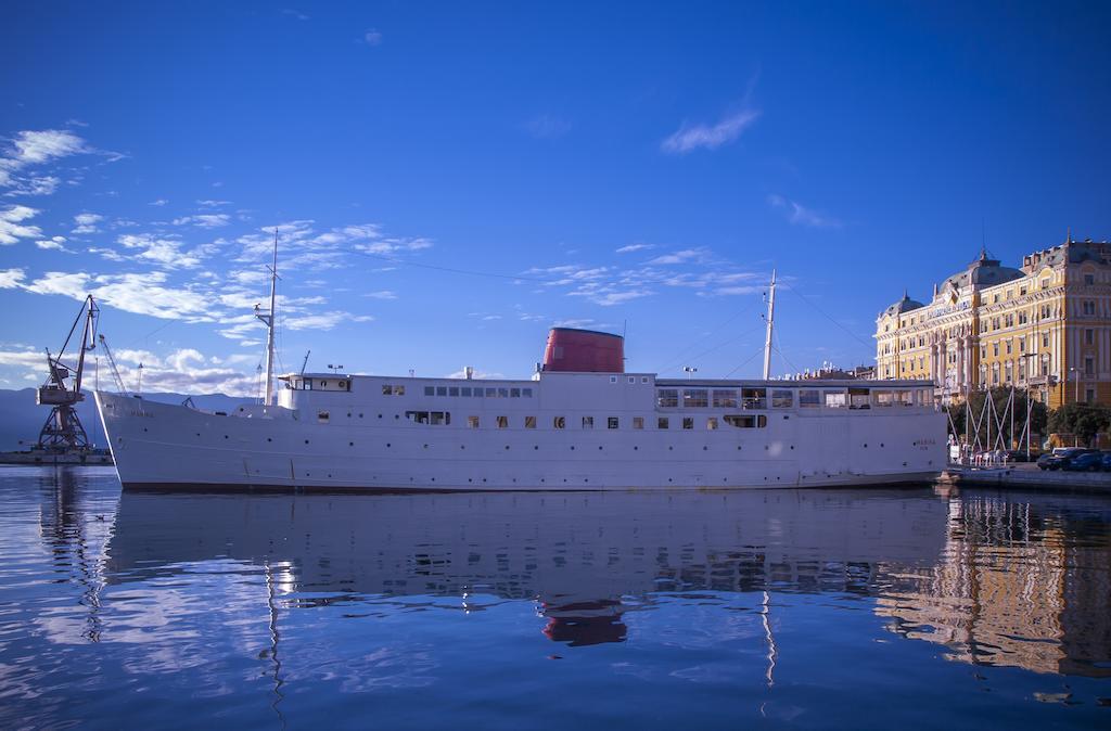 Botel Marina Rijeka Exterior photo