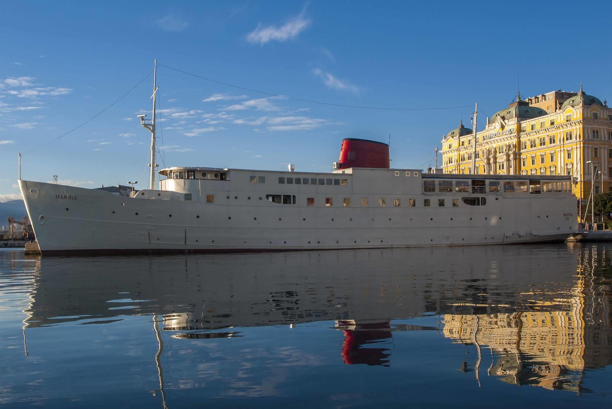 Botel Marina Rijeka Exterior photo