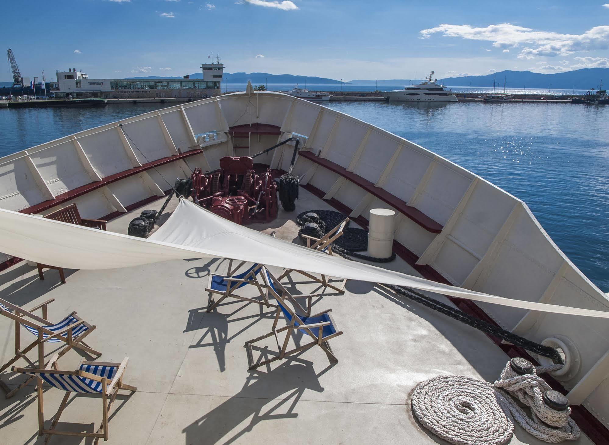 Botel Marina Rijeka Exterior photo